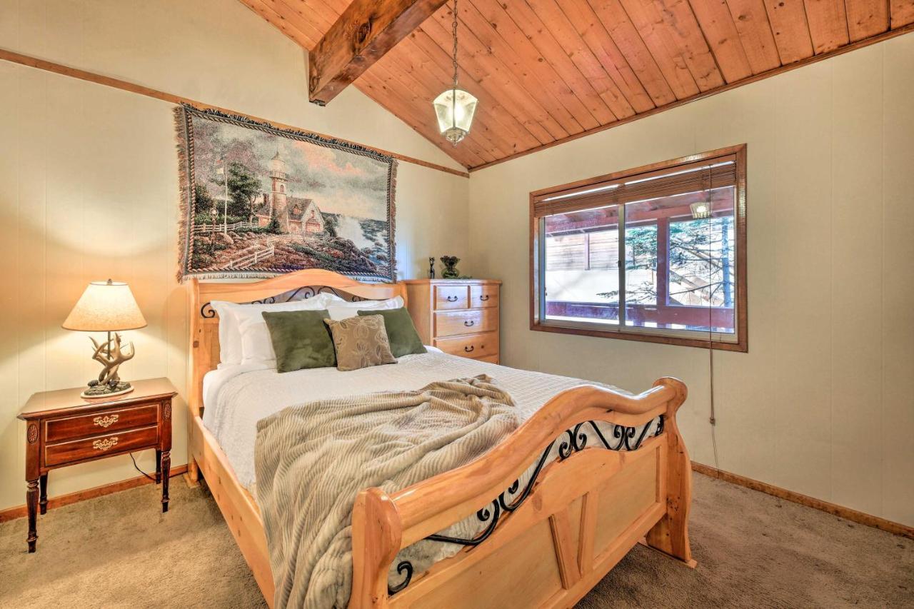 Lake Arrowhead Cabin With Deck And Stunning Mtn Views! San Bernardino Eksteriør billede